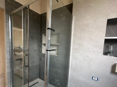 Gabine dushi e realizuar me porosi sipas permasave te tualetit Gabine dushi e realizuar me porosi sipas permasave te tualetit